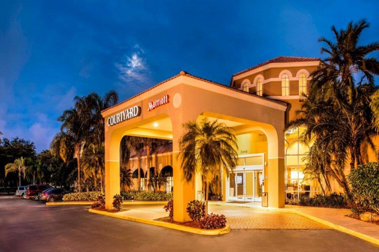 Courtyard By Marriott Fort Lauderdale North/Cypress Creek Exterior foto