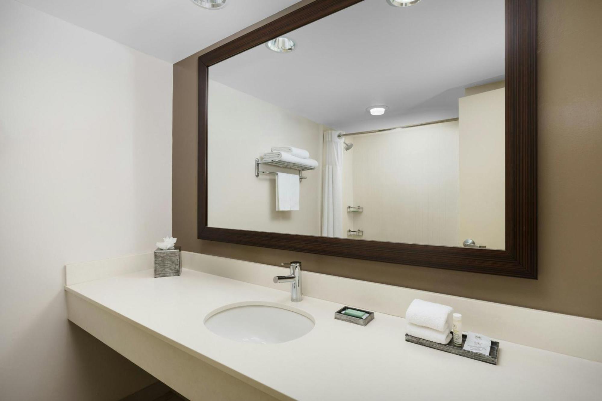 Courtyard By Marriott Fort Lauderdale North/Cypress Creek Exterior foto