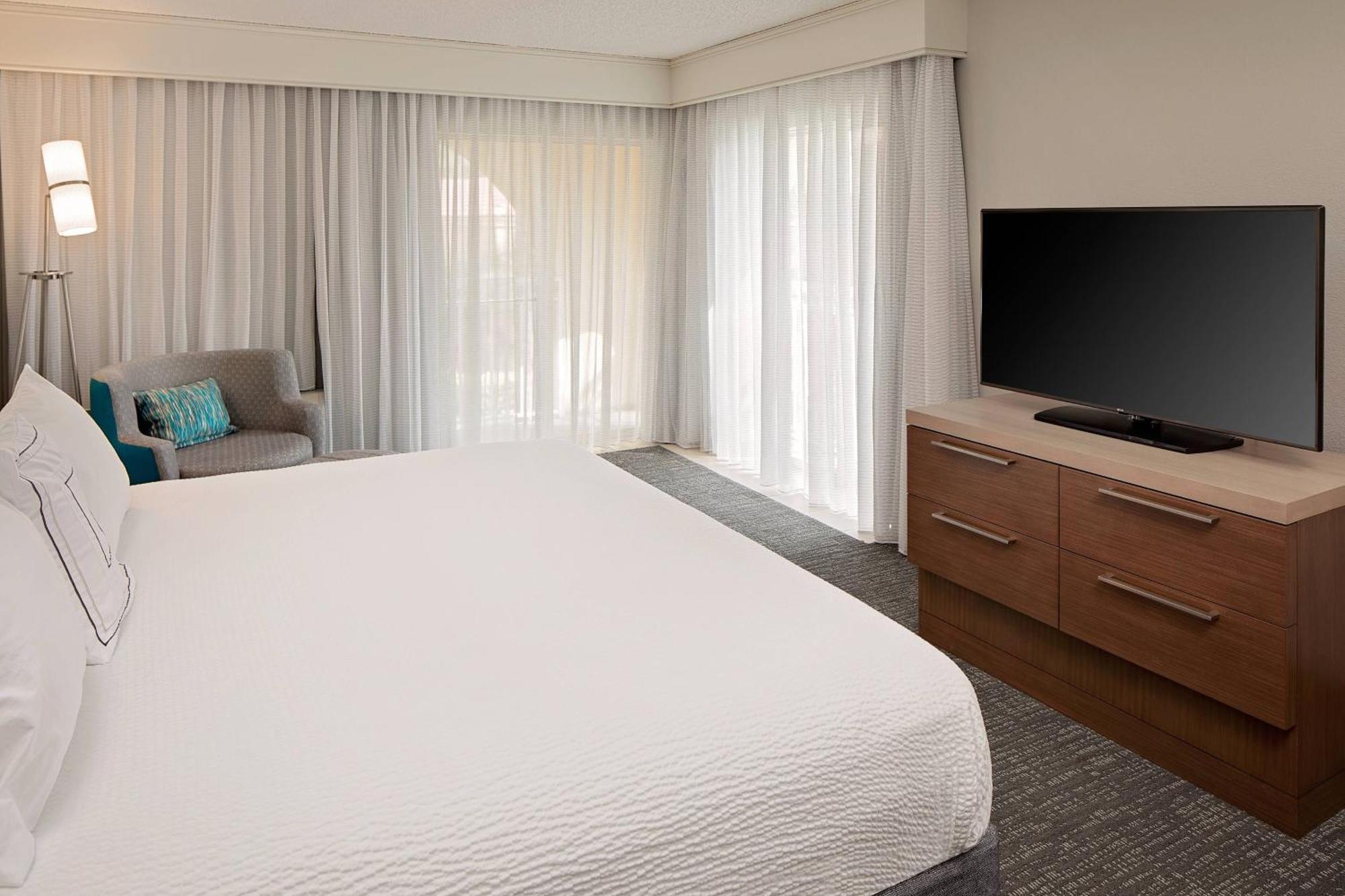 Courtyard By Marriott Fort Lauderdale North/Cypress Creek Exterior foto