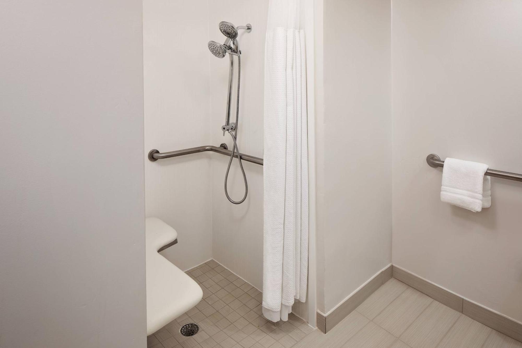 Courtyard By Marriott Fort Lauderdale North/Cypress Creek Exterior foto