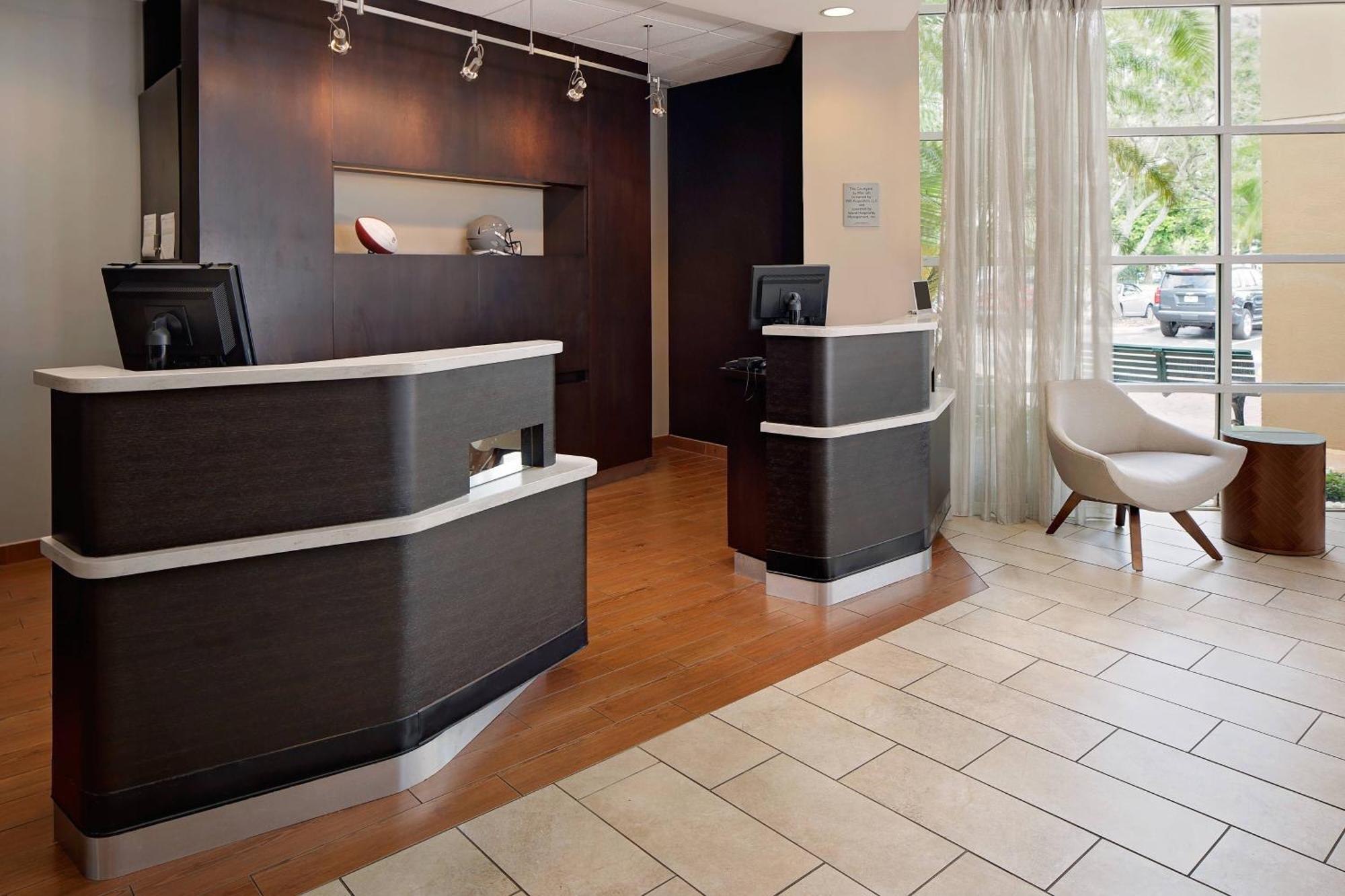 Courtyard By Marriott Fort Lauderdale North/Cypress Creek Exterior foto
