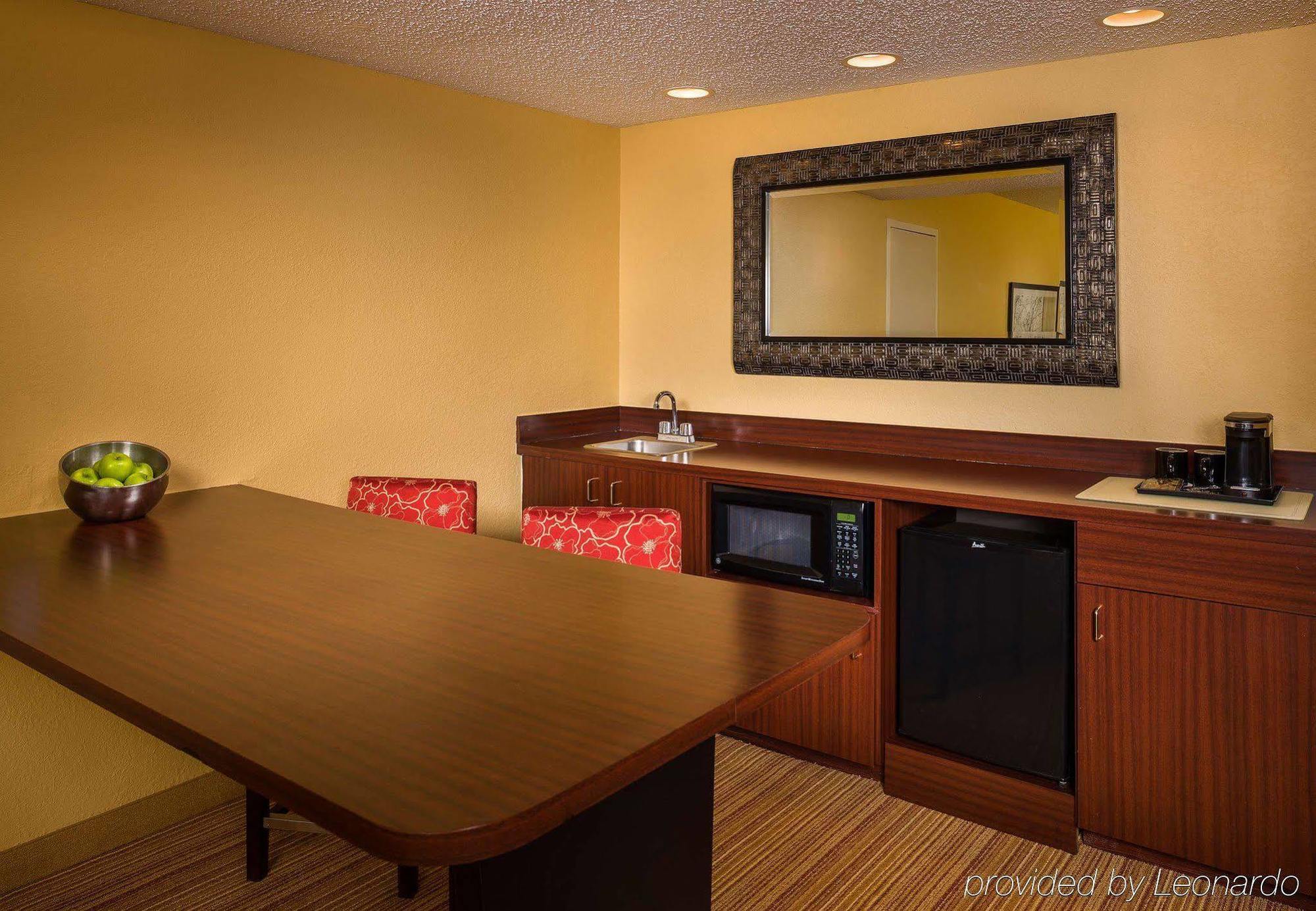 Courtyard By Marriott Fort Lauderdale North/Cypress Creek Exterior foto