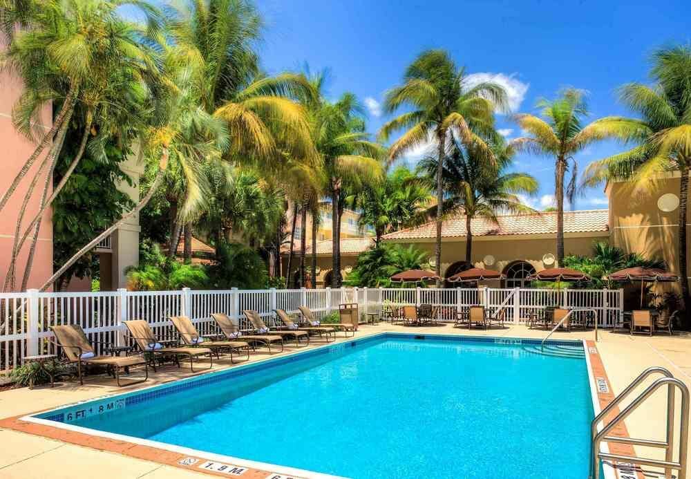 Courtyard By Marriott Fort Lauderdale North/Cypress Creek Exterior foto